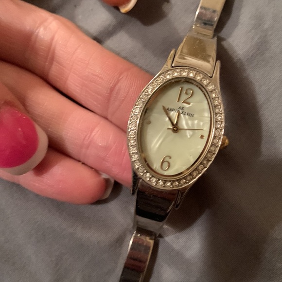 AK ANNE KLEIN VINTAGE/gold/Silver/Good clasp/beautiful condition/vintage Watch - Picture 5 of 9